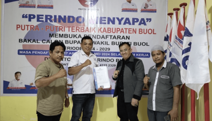 Pengamblikan formulir Faisal Pontoh di DPC Perindo Buol