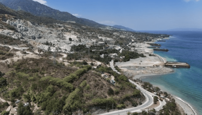 Foto Udara Aktivitas Tambang Galian C di Teluk Palu