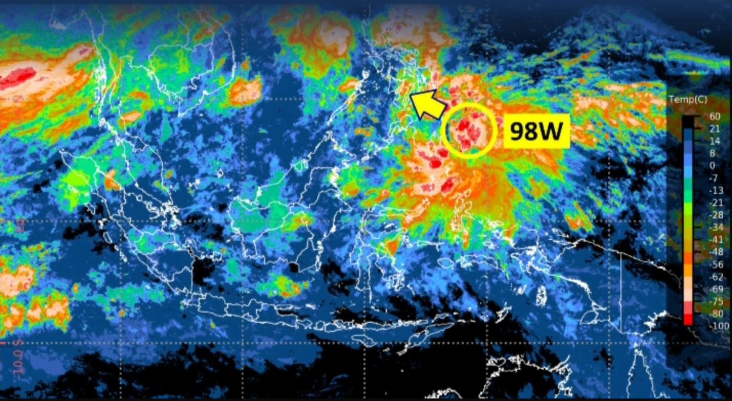 Bibit siklon di wilayah perairan sekitar Filipina dan Indonesia. FOTO: BMKG Meteorologi Palu