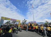 Kapolda Sulawesi Tengah (Sulteng) Irjen Pol. Agus Nugroho melepas ribuan peserta Bhayangkara Silaturahmi Roader dan Rider Jelajah Lembah Palu, di Mapolda Sulteng, Jalan Soekarno Hatta, Kota Palu, Sabtu (29/6). FOTO: IST