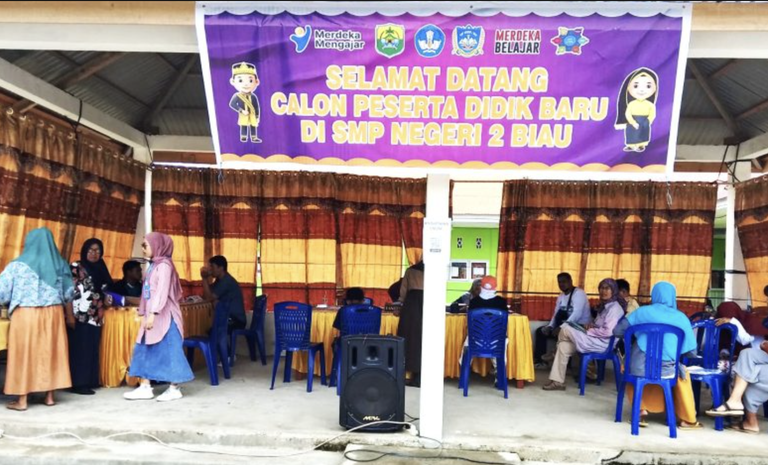 Suasana Pendaftaran Siswa Baru di Kepala SMP Negeri 2 Biau. FOTO : Source SuaraUtara.Com