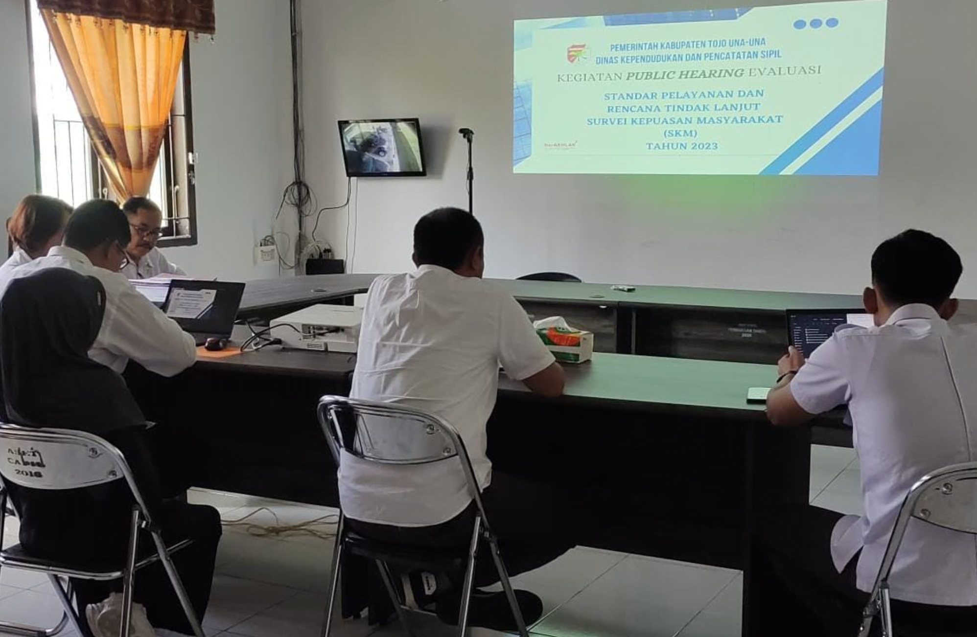 Disdukcapil Touna Gelar Public Hearing Peningkatan Pelayanan