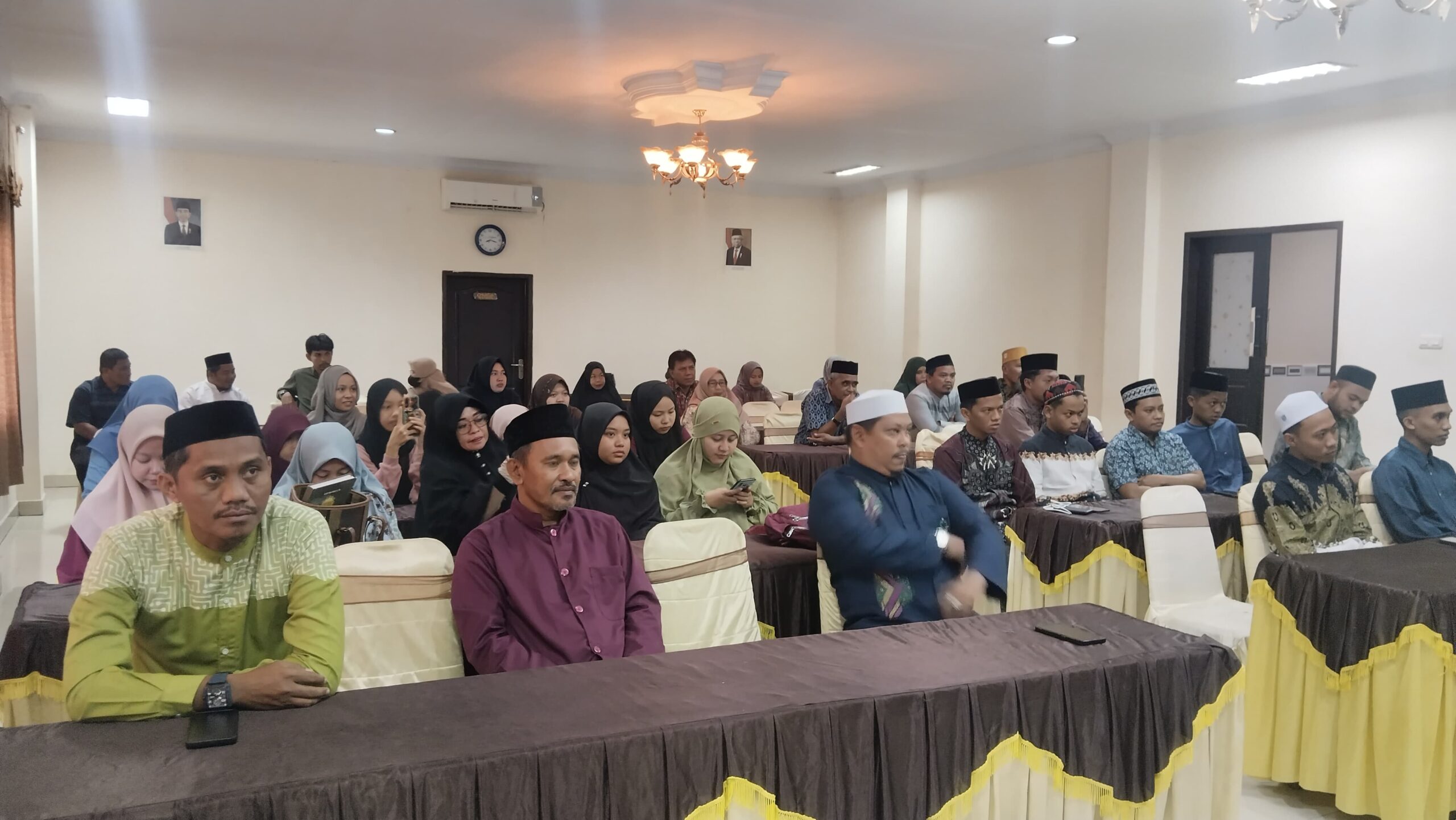 Peserta pelatihan dan penguatan peserta MTQ Kabupaten Touna. FOTO : Prokopimda Touna