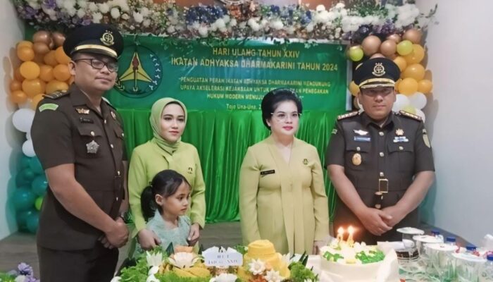 Kejaksaan Negeri Touna Memeriahkan HUT IAD dan HBA 2024 dengan Pesan Inspiratif dari Ny. Erna Pilipus