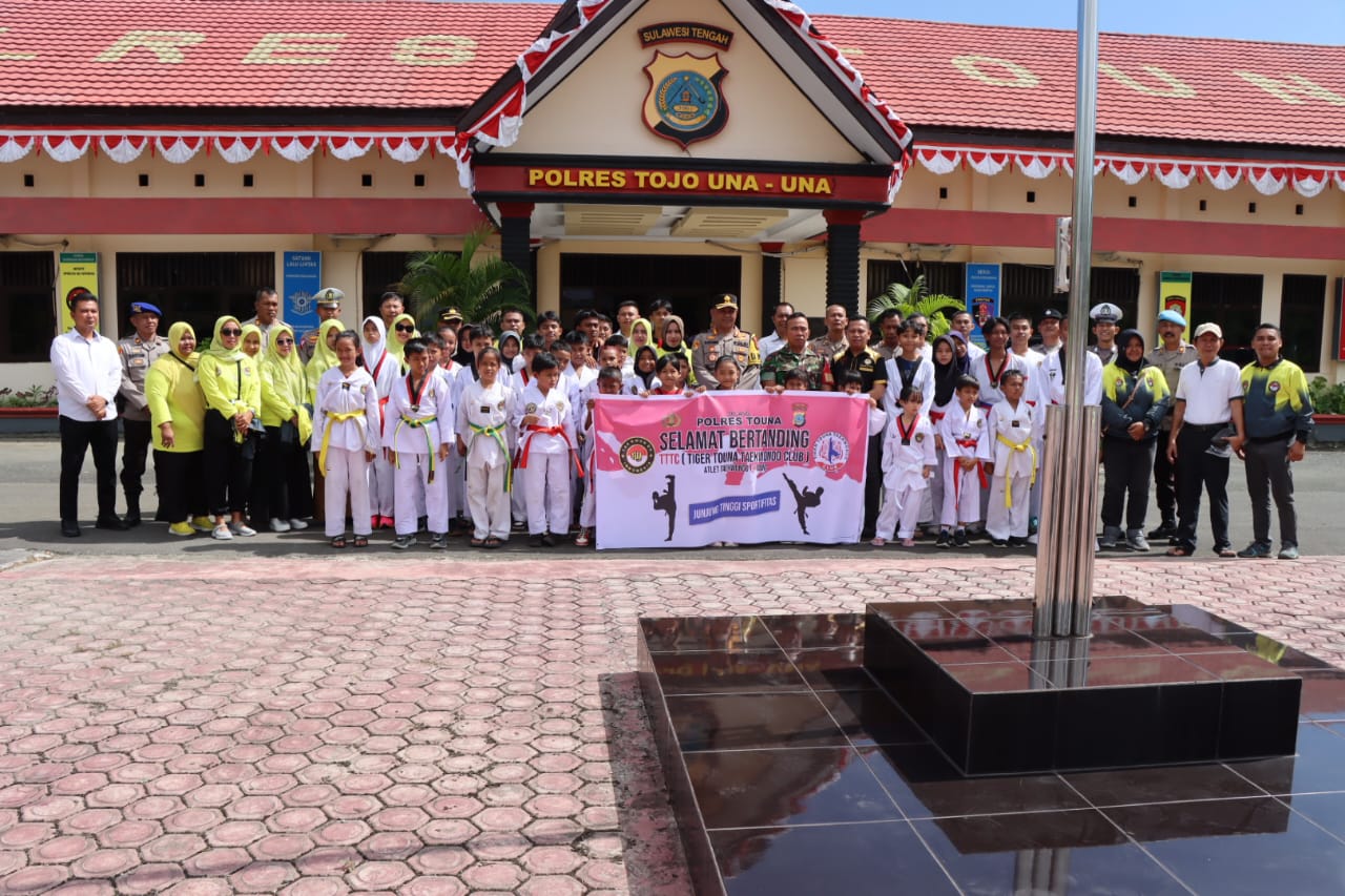 Atlet Taekwondo Touna, di Lepas Secara Resmi Oleh Kapolres Touna. FOTO: IST