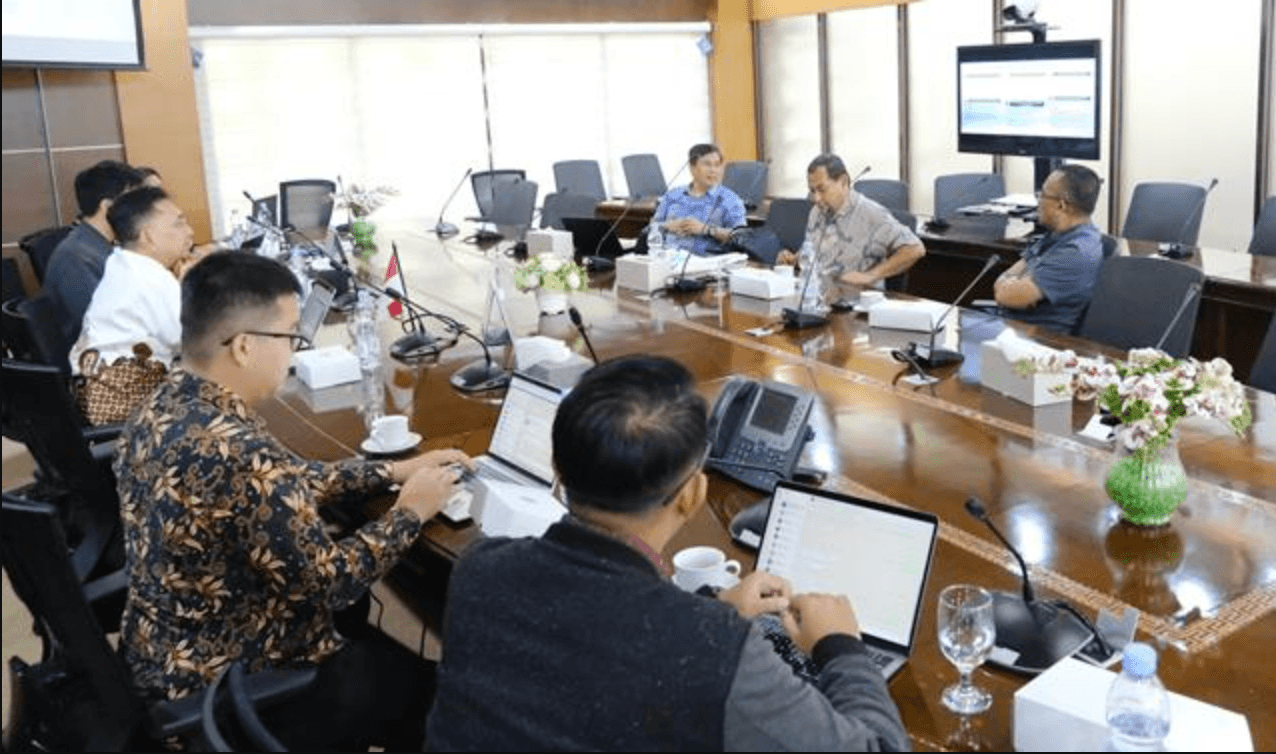 Diskusi ekonomi terkini Provinsi Sulteng antara BI Sulteng dengan akademisi Untad, pekan lalu. (FOTO: DOK. BI SULTENG)