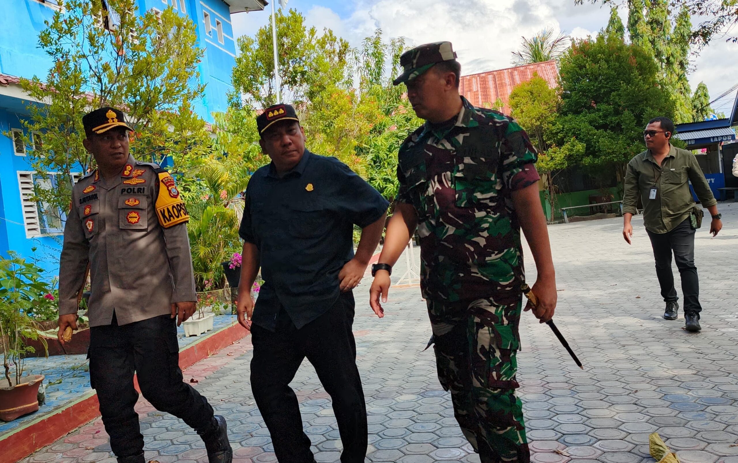 Pengawasan TPS agar tetap kondusif, dilakukan oleh Kejari dan Forkompinda. FOTO: IST