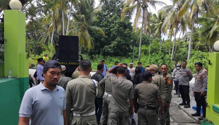 Breaking News! Aliansi Peduli Honorer Touna Aksi di Depan Dinas Dikpora, Tuntut Keadilan dalam Seleksi PPPK