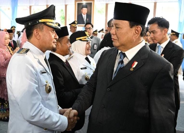 Bupati Tojo Una-una, Ilham Lawidu bertemu dengan Presiden Prabowo setelah resmi dilantik. FOTO: IST