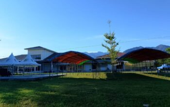 Malam ini, Bupati Touna membuka Pasar Senggol di Paasr Rakyat Ampana. FOTO: IST