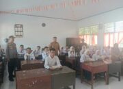 Aparat TNI-Polri dan Camat Pantau Distribusi Paket MBG ke 909 Siswa di Ampana Kota