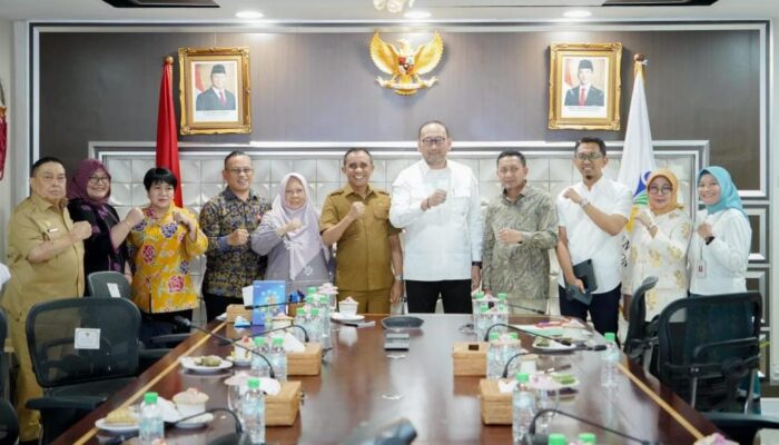 Bupati Touna Bahas Langkah Cepat Implementasi Sekolah Rakyat dengan Mensos dan Gubernur